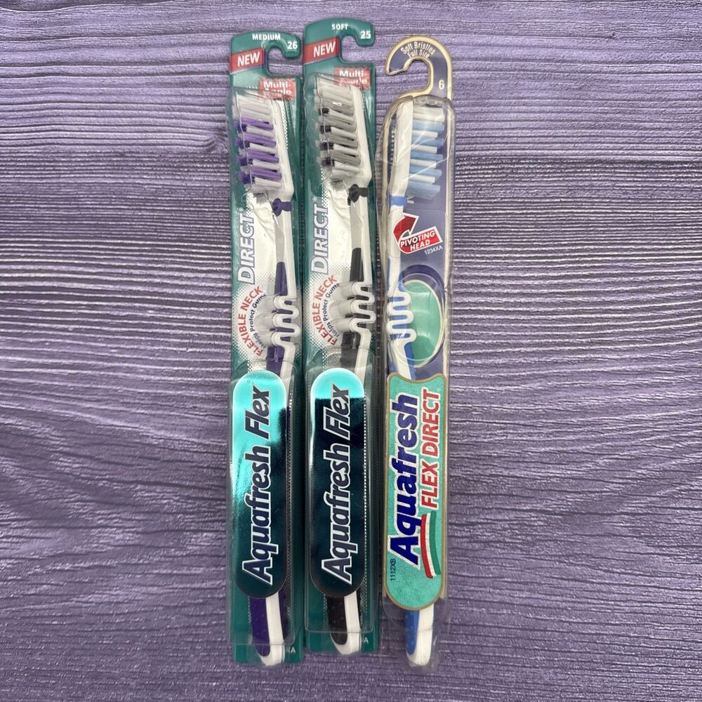 3 LOT VTG 2000 Aqua Fresh Flex Toothbrush Soft/Medium Multi-Angle Toothbrush NOS